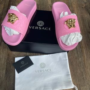 Women’s Versace Palazzo Pool Slides